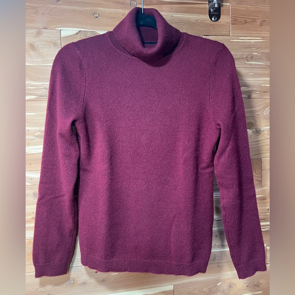 Charter Club Luxury 💯% Cashmere Wine Turtleneck Sweater - Size Petite Medium